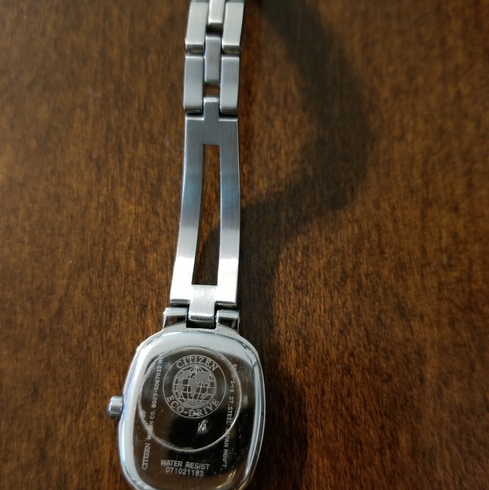 Watch - Picture 2 of 3